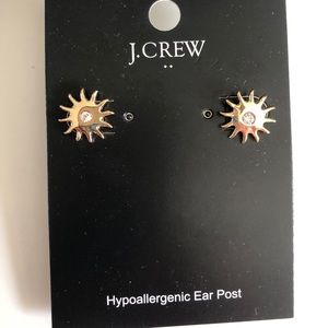 NWT crew sun stud earrings. Shiny stone in center